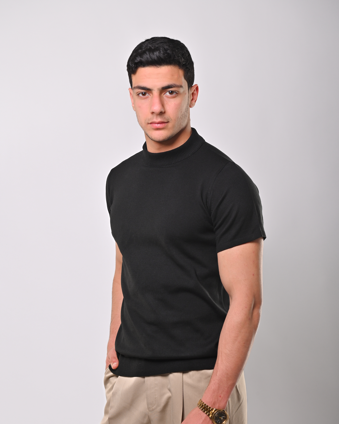 black knit short sleeve high neck T-shirt